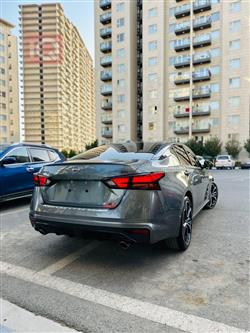 نيسان ألتيما